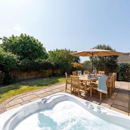Beach House For 10 With Hot Tub & Garden West Wittering Exterior foto
