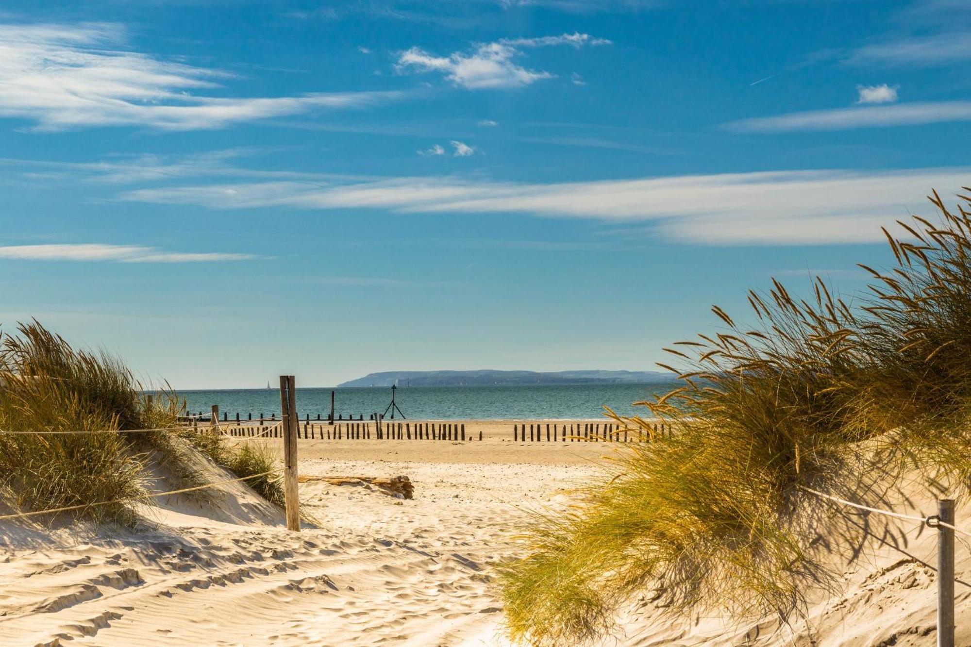 Beach House For 10 With Hot Tub & Garden West Wittering Exterior foto