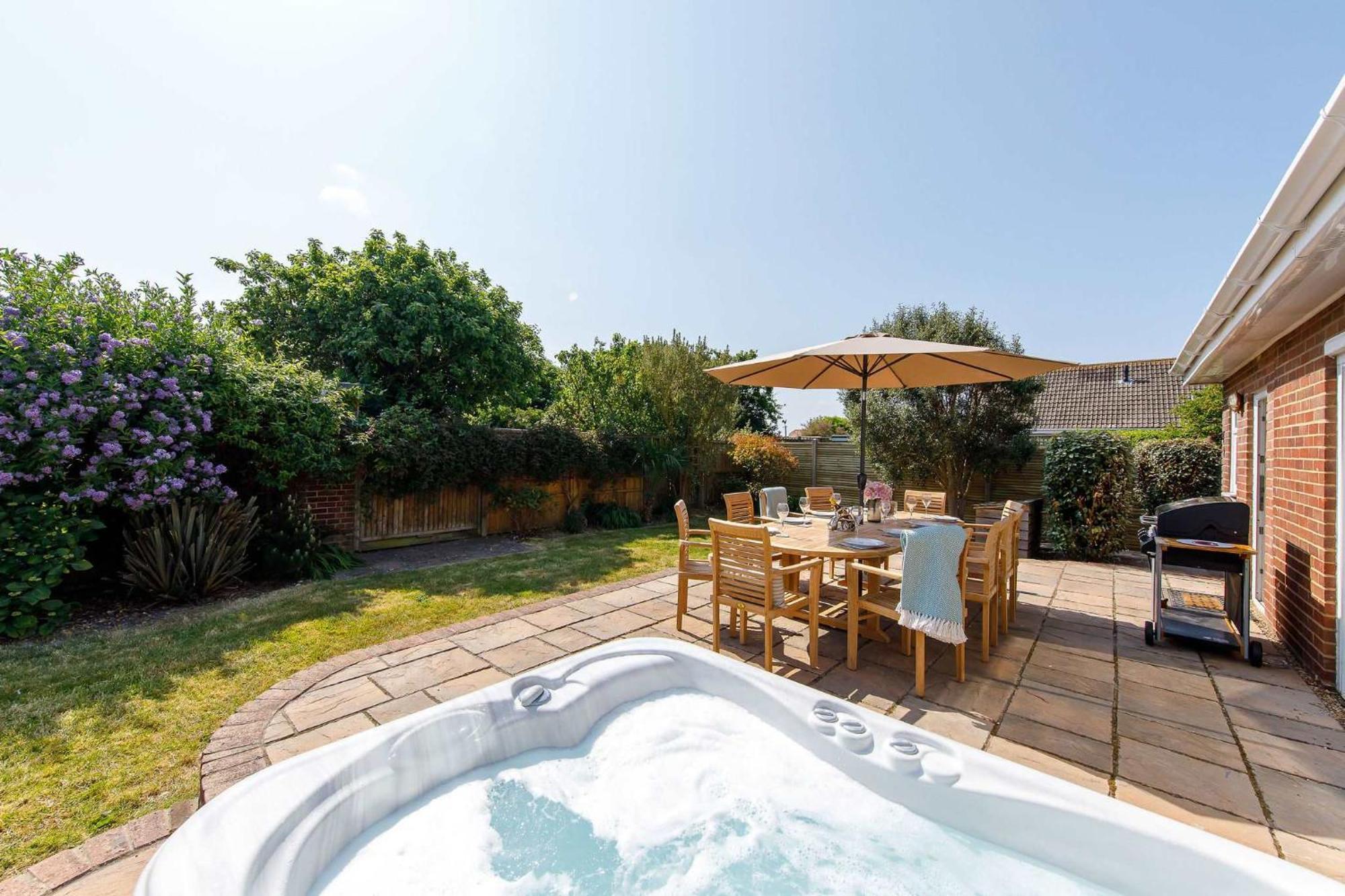 Beach House For 10 With Hot Tub & Garden West Wittering Exterior foto